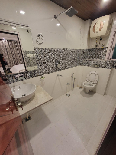 Bathroom, KUSUM VILLA, Shimla