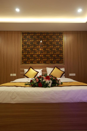 Others 2, Hotel Emirates, Kasaragod