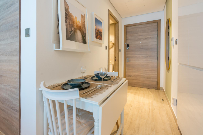 Others 2, Stunning studio with Balcony with Marina view, Dubai