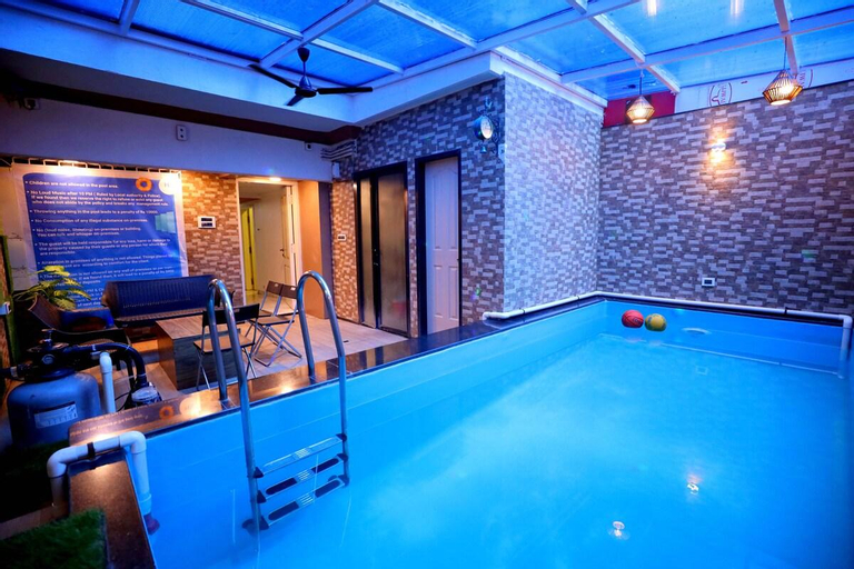 Posh 4.5 Bedroom villa with terrace and pool , Mumbai Suburban