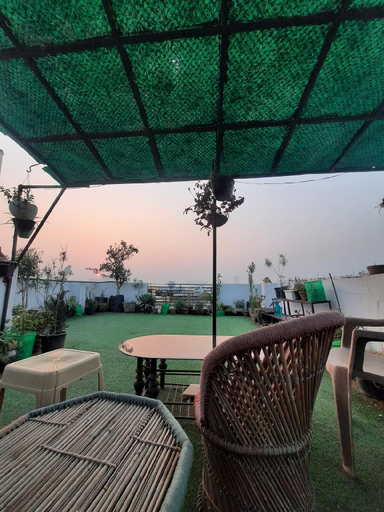 Others 5, GBW: Bedroom+Bath in Apartment; Sky garden access, Gurgaon
