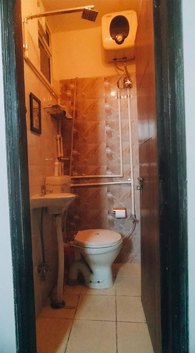 Bathroom 2, GBW: Bedroom+Bath in Apartment; Sky garden access, Gurgaon