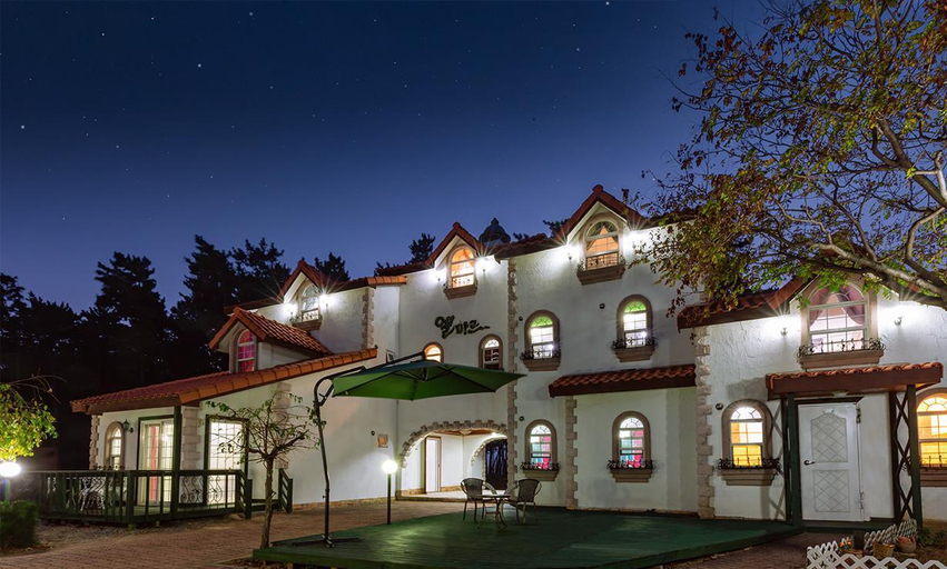 Others 5, Taean Elmar Pension, Taean