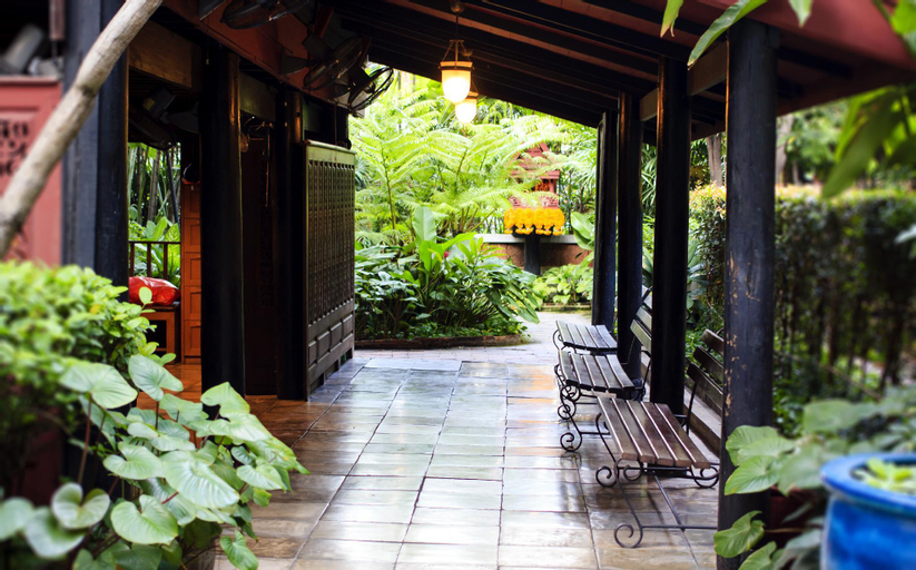 Nearby Landmark 3, Samsen House, Phaya Thai