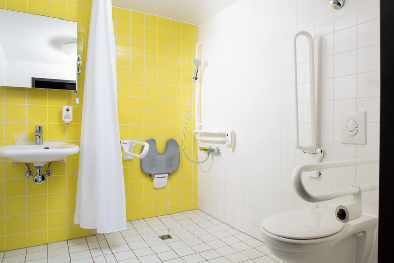 Bathroom 5, B&B Hotel Düsseldorf-Mitte, Düsseldorf