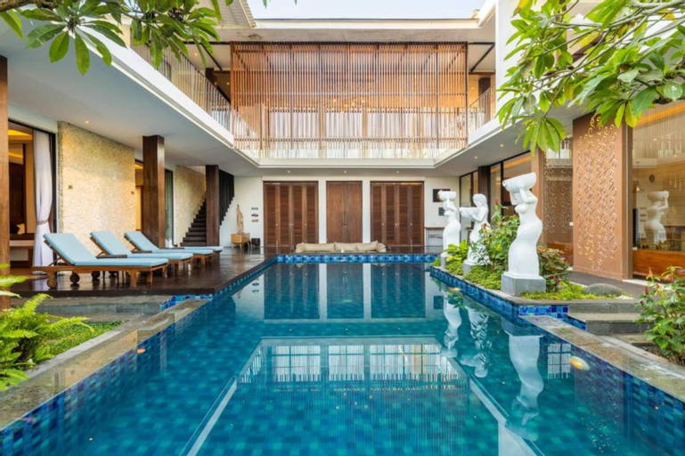 Luxury 4 BR Private Pool Villa #Z7, Badung