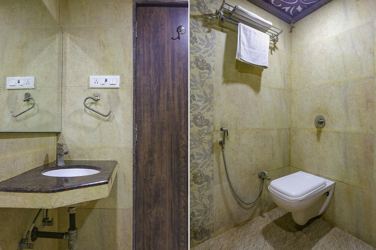 Bathroom 4, Fabhotel Shivani Residency, Mumbai Suburban