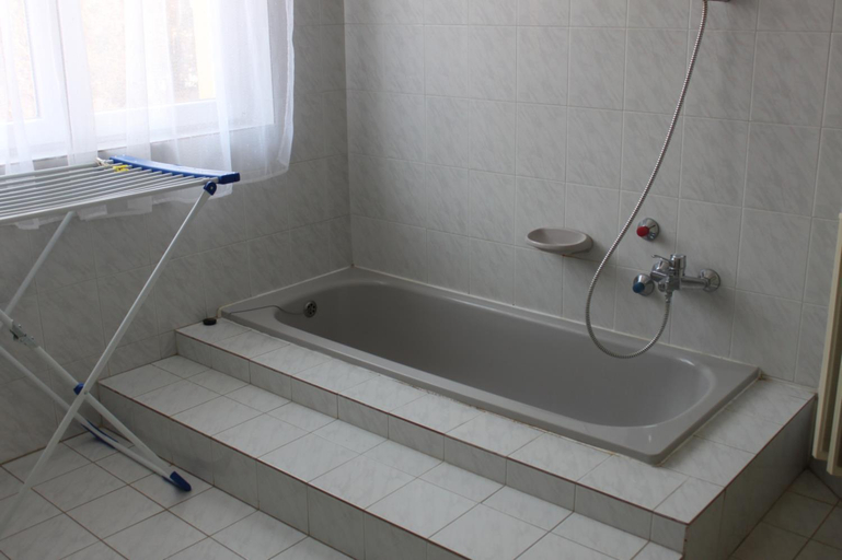 Bathroom 3, Cedar House, Nagykanizsai/Zalakaros