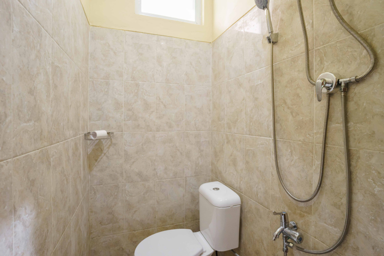 Bathroom 3, RedDoorz near UBL Lampung 2, Bandar Lampung