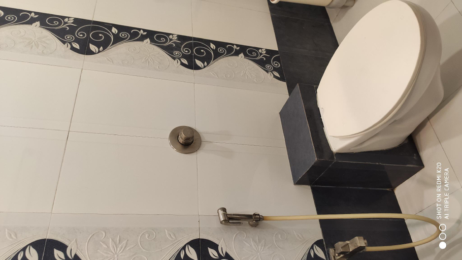 Bathroom 5, Hotel North View, Nagpur