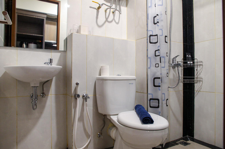 Bedroom 2, Minimalist 1BR Grand Kamala Lagoon Apt By Travelio, Bekasi