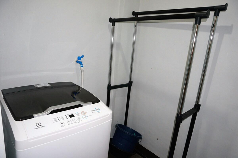 Bathroom 2, Relaxing 3Bedroom with Free Wi-fi and parking, Pasay City