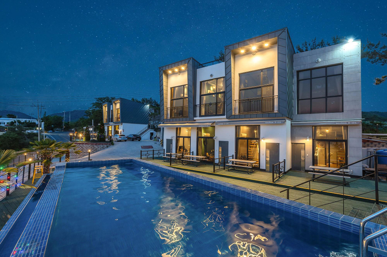 Others 4, The Seolem Onsuswimmingpool Pension, Yeosu