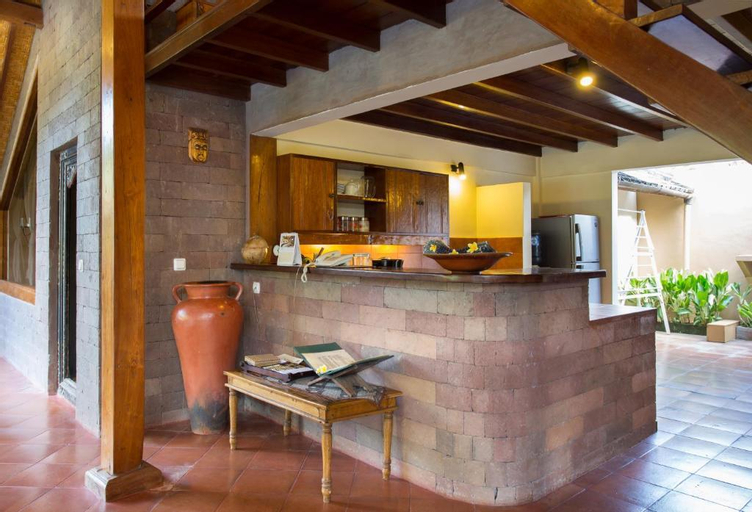Entire  3 BR Private Pool Villa #YN33, Badung