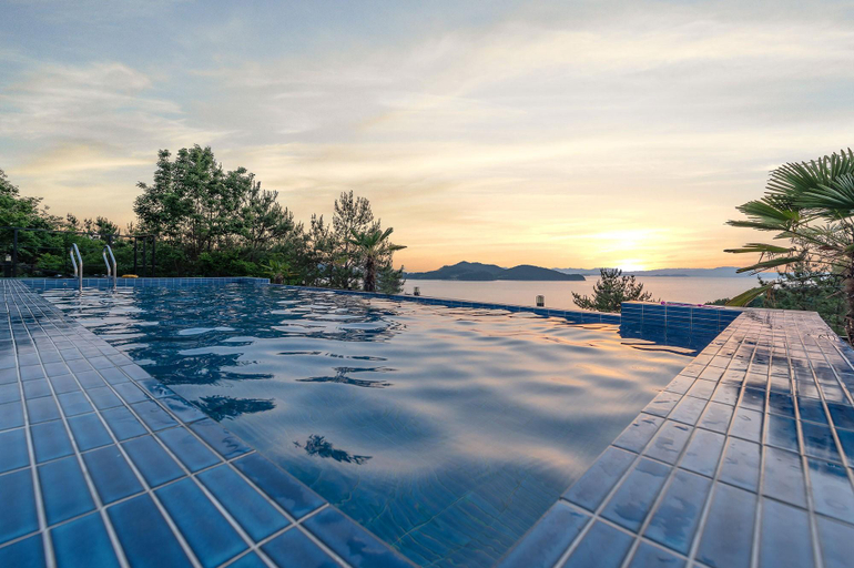 Others 3, The Seolem Onsuswimmingpool Pension, Yeosu
