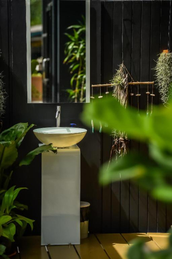Bathroom 5, Dee Homestay, Phuket Island