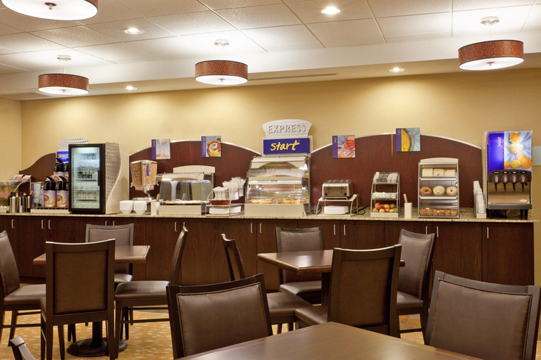 Food & Drinks 5, Holiday Inn Express & Suites MALONE, Franklin