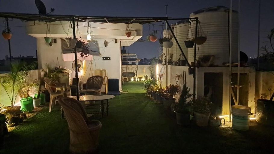 Others 3, GBW: Bedroom+Bath in Apartment; Sky garden access, Gurgaon