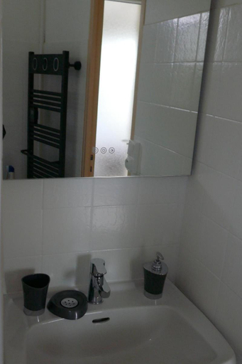 Bathroom 2, Le coquet chez Maguy Maison de ville avec jardin, Doubs