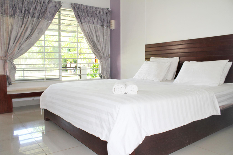 Bedroom 2, My Parents Guesthouse, Kampot