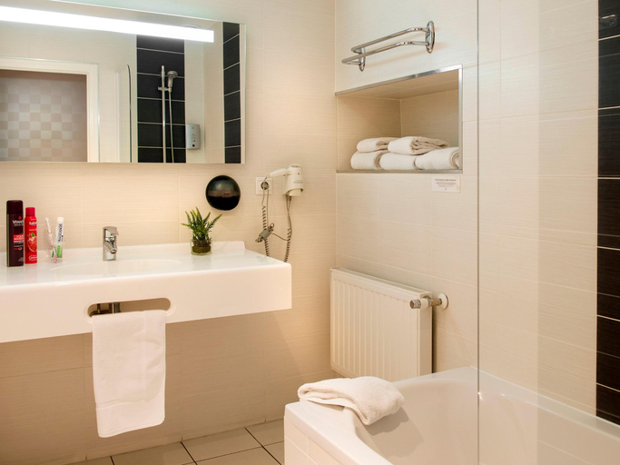 Bathroom 4, Logis Hotel le Parc Sologne, Loir-et-Cher