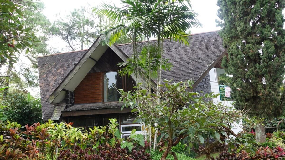 Villa Batu (3 Bed Rooms & near Jatim Park 1), Malang