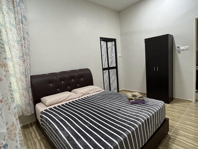 Bedroom 2, Kebun’s Homestay dalam kebun harum manis!, Perlis