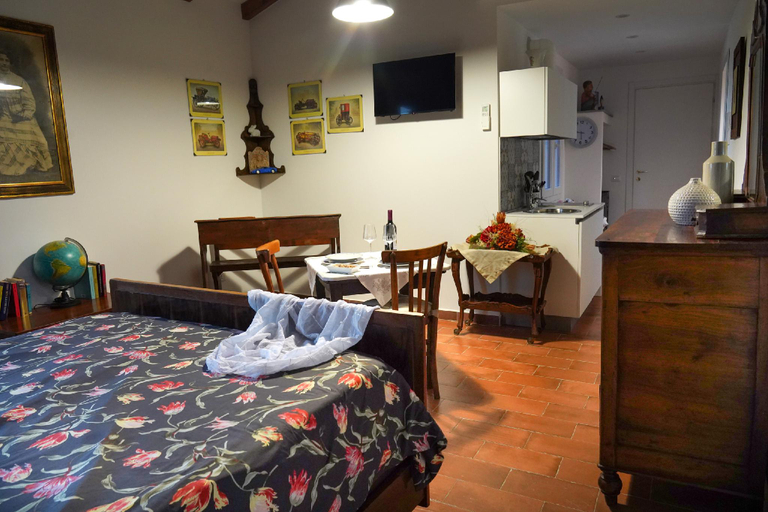 Others 5, Corte Cantoni, Modena