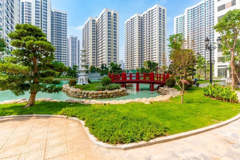 2-bedroom Luxury Full Option Apartment, District 9