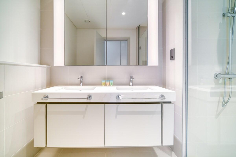 Bathroom 4, New two bedroom full sea view and private Beach, Dubai