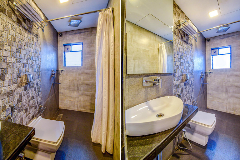 Bathroom 4, FabHotel Prime Karims, Kolkata
