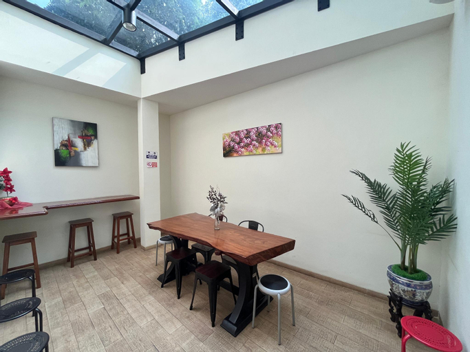 Food & Drinks, The Home Srengseng, West Jakarta