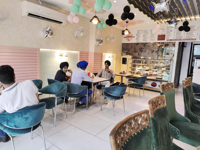 Food & Drinks 3, Perfect Stayz Premium Hotel Near Golden Temple , Amritsar