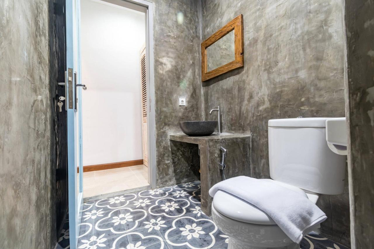 Bathroom 5, D Anyar Stay and Surf Canggu, Badung