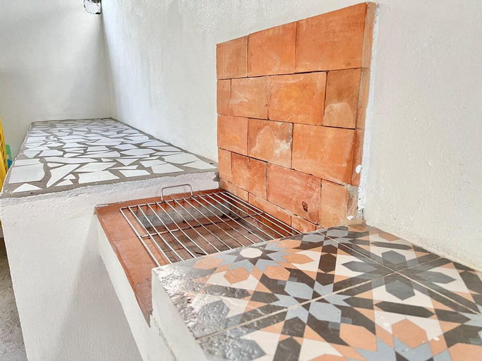 Others 5, Affordable Private Resort with Firepit and Murals, Amadeo