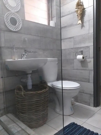 Bathroom 3, Villa Mia, Umkhanyakude