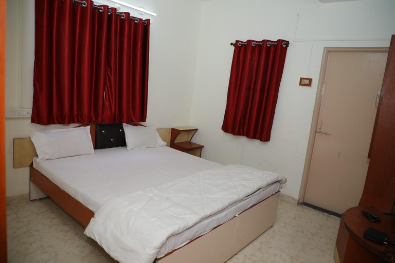 Others 4, Bharat Residency, Satara