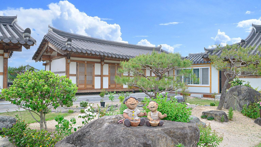 Others 4, Hanok 1beonga hanok pension, Gyeongju
