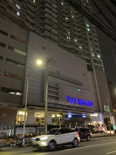 Nordic unit w/ balcony - city skyline view, Makati City