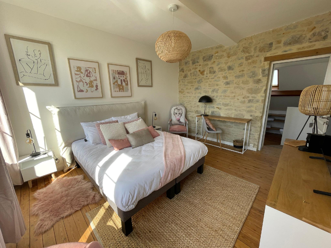 Bedroom 2, Aurefees, Calvados