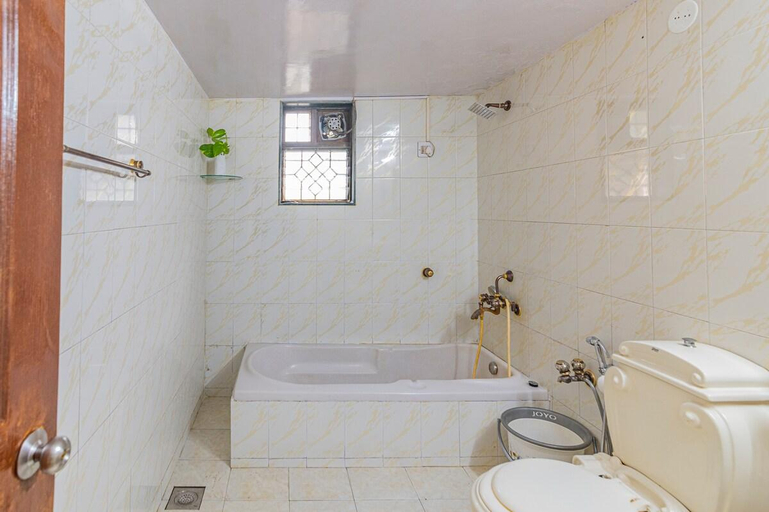 Bathroom 4, Grstays 4bhk Villa wid Private Pool 5 mins to Baga, North Goa