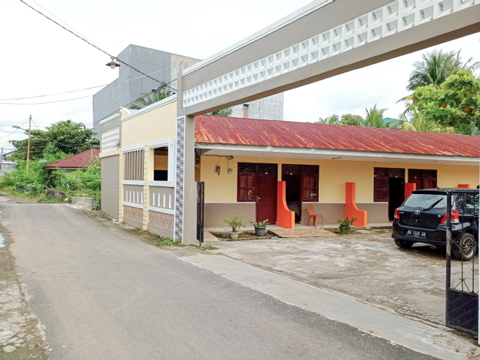 Exterior & Views 1, RedDoorz @ Kanaka GuestHouse, Bengkulu