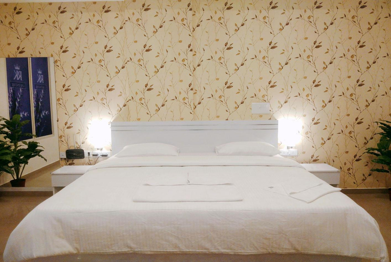 Others 4, RK Inn, Bangalore