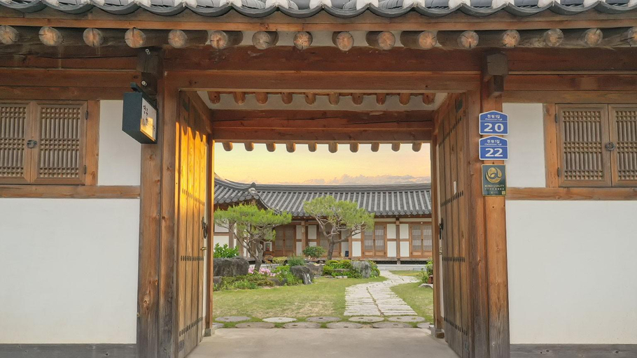 Others 2, Hanok 1beonga hanok pension, Gyeongju