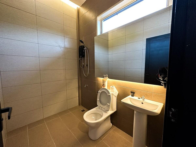Bedroom 3, Extravagant Luxurious Grand House+FreeWifi&Carpark, Sibu