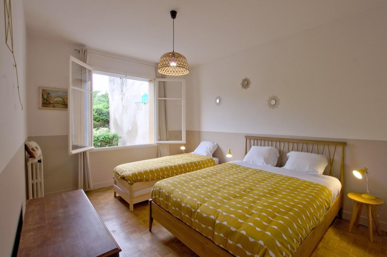 Bedroom 2, La grande maison de Suzanne 🔅  et son Jardin, Tarn