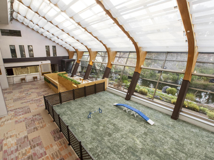 Public Area 4, Wan Wan Paradise Izukogen , Itō