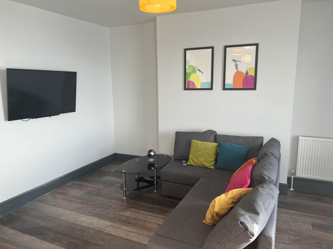 Others 4, Brand new! Seafront apt with sea views and parking, Ceredigion