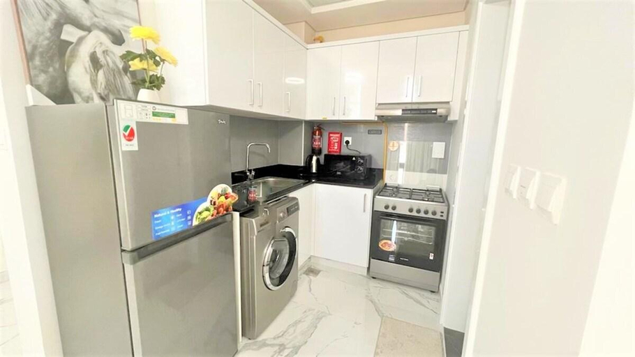 Others 2, Amazing Studio in Al Majan, Dubai