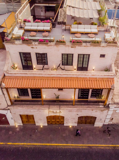 Exterior & Views